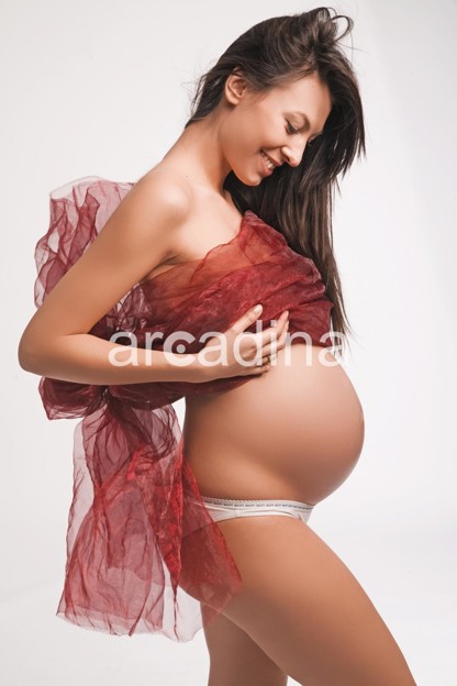 stockfresh_656719_expecting-woman_sizeM